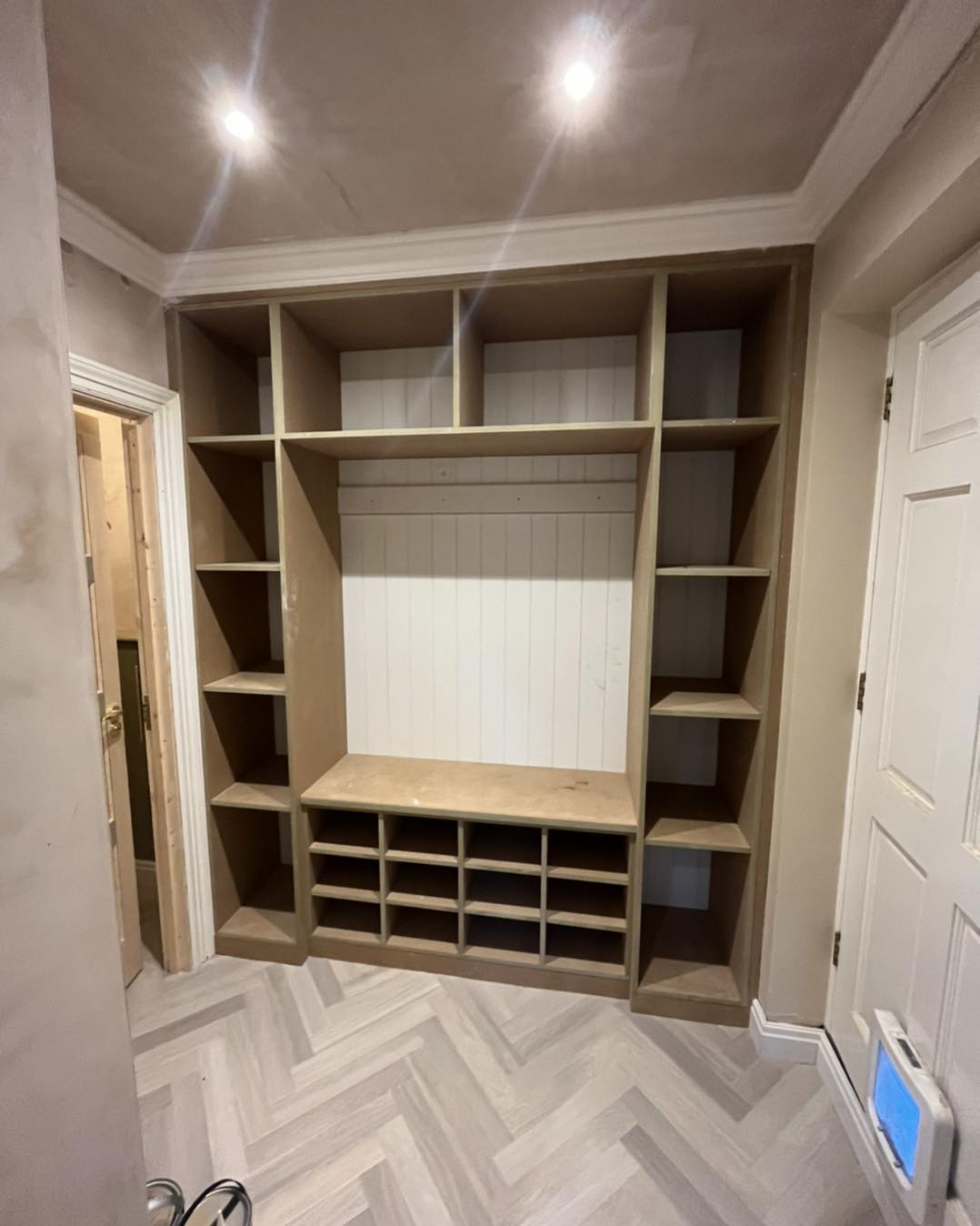 swipe for full transformation of this boot room wc and kitchen. #farrowandballstiffkeyblue is t
